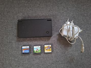 Nintendo DSi - Zwart - Compleet met oplader en 3 spellen beschikbaar voor biedingen