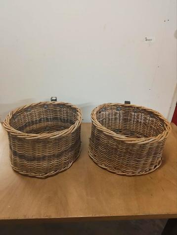 Set van 2 Korfbalmanden beschikbaar voor biedingen