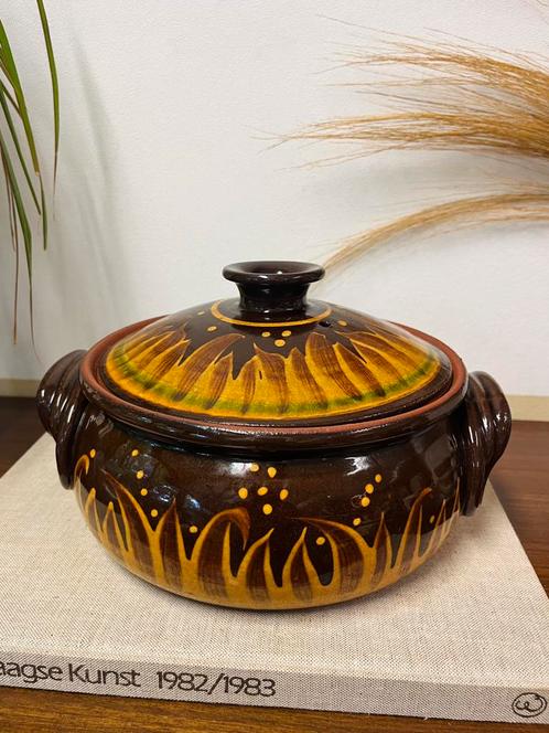 Mooie grote vintage aadewerk schaal stoofpot serveerschaal, Antiek en Kunst, Antiek | Schalen, Ophalen of Verzenden