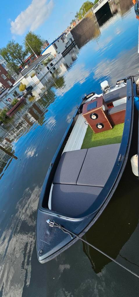 Mooie sloep 4,5m met Johnson 9.9 pk 2takt motor, Watersport en Boten, Sloepen, Gebruikt, Tot 10 pk, 3 tot 6 meter, Buitenboordmotor