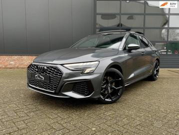 Audi A3 Limousine 35 TFSI S-Line 150 pk Pano//Camera/sfeerve beschikbaar voor biedingen