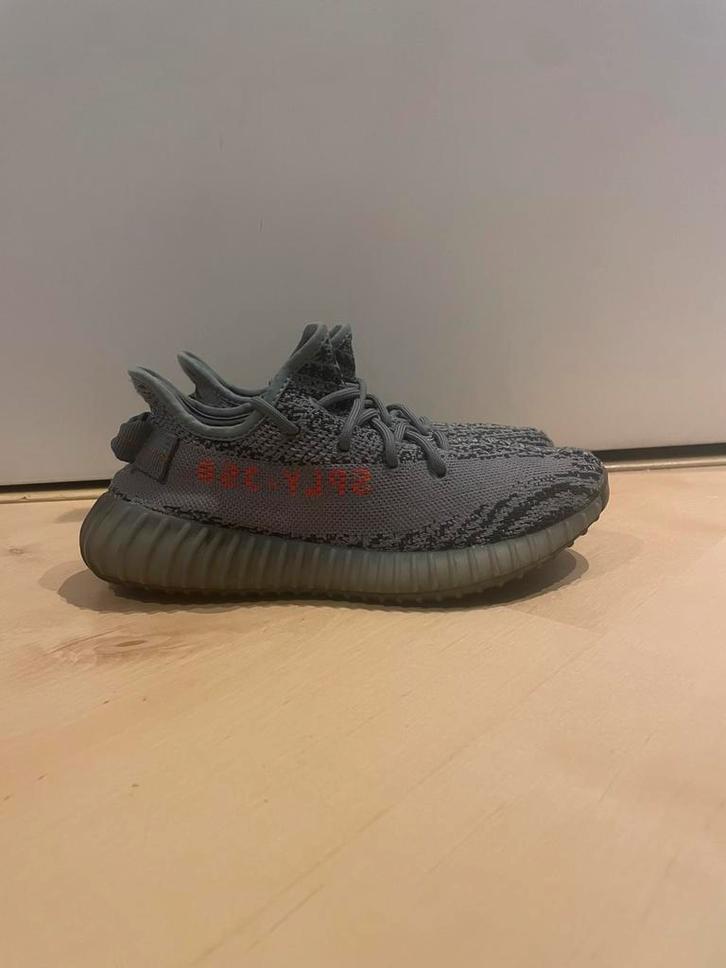 Adidas Yeezy Boost 350 V2 “Beluga” maat 38 2/3., Kleding | Dames, Schoenen, Gedragen, Sneakers of Gympen, Grijs, Ophalen of Verzenden