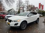 Volvo XC60 2.4D AWD AUTOMAAT / LEDER / NAVI / CAMERA / TREKH, Auto's, Automaat, 1716 kg, Gebruikt, Leder