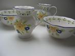 Schit 4 dl set v fleurig zomers aardewerk samen €10.00., Ophalen of Verzenden
