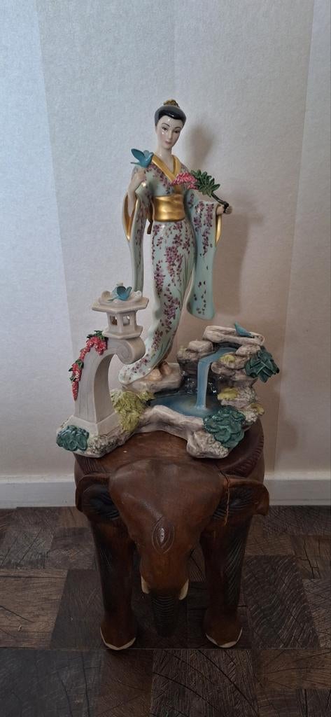 Prachtig Mariko Beeld - Prinses van de Wisteria Blossoms, Ophalen of Verzenden, Zo goed als nieuw, Kunststof, Abstract beeld