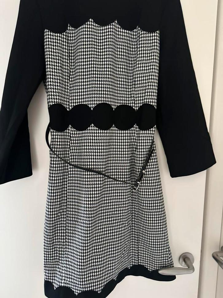 Caroline Biss jurk maat 44, Kleding | Dames, Jurken, Zo goed als nieuw, Maat 42/44 (L), Zwart, Verzenden