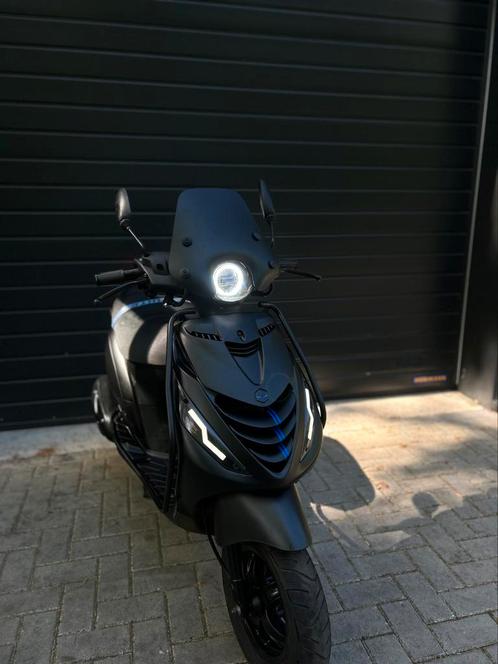 Piaggio zip 2020, Fietsen en Brommers, Scooters | Piaggio, Gebruikt, Zip, Maximaal 45 km/u, Benzine, Ophalen