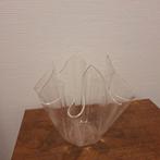 Vintage plexiglas waaiervaas zakdoekvaas tulpenvaas 19 cm., Antiek en Kunst, Ophalen of Verzenden