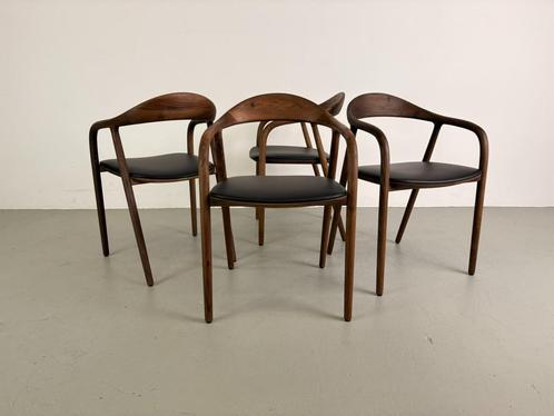 Artisan Neva eetkamerstoel, Europees walnoot, Knoesten, Huis en Inrichting, Stoelen, Nieuw, Eén, Hout, Leer, Zwart, Ophalen