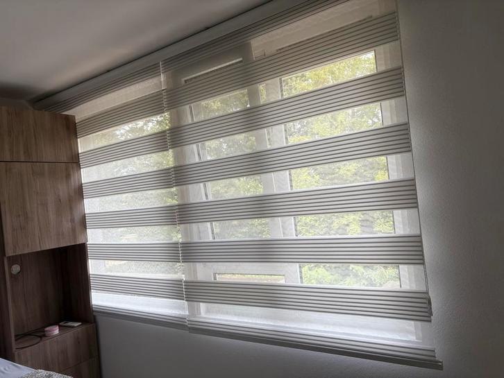 Duo rolgordijnen wit/zilver, Huis en Inrichting, Stoffering | Gordijnen en Lamellen, Gebruikt, 150 tot 200 cm, 200 cm of meer