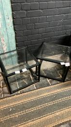 2 tafeltjes zwart metaal glasplaten Vittsjö ikea, Huis en Inrichting, Ophalen, Minder dan 50 cm, 50 tot 100 cm, Rond