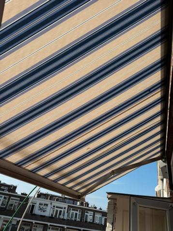 Zonnescherm beschikbaar voor biedingen