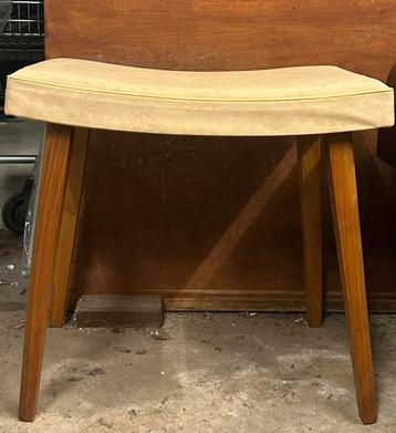 Vintage retro voetbankje/pianobankje HJC de Grood Utrecht beschikbaar voor biedingen