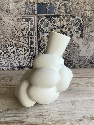 Marcel Wanders Egg vase beschikbaar voor biedingen