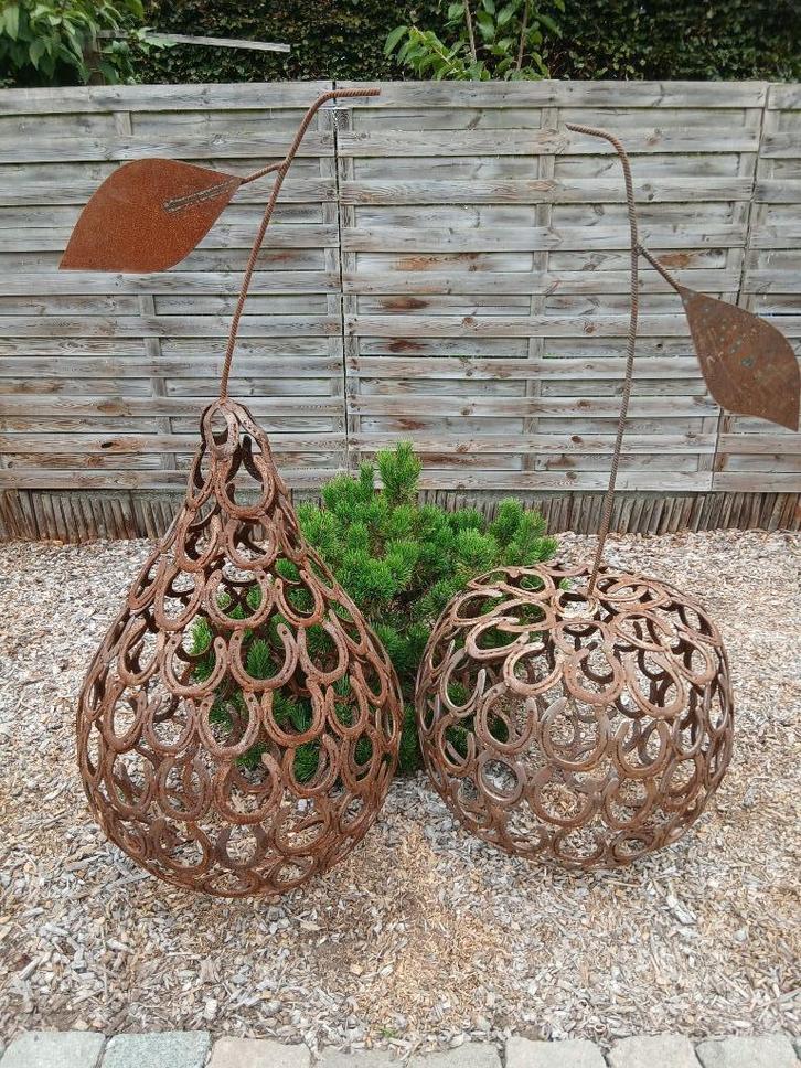 tuinbeeld,xxxl hoefijzer peer + xxxl hoefijzer appel , nieuw, Tuin en Terras, Tuinbeelden, Nieuw, Abstract beeld, Metaal, Ophalen of Verzenden