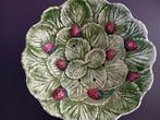 Barbotine aardewerk schaal, GV  met aardbeien., Ophalen of Verzenden