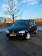 Volkswagen Touran 1.6 85KW 2004 Zwart, Traction-control, Zwart, Origineel Nederlands, 75 €/maand