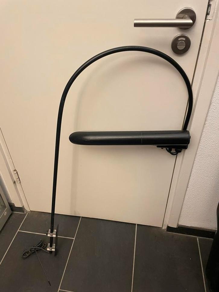 Koch & Lowy Zwarte Wandlamp - Verstelbaar Design, Huis en Inrichting, Lampen | Vloerlampen, Gebruikt, Minder dan 100 cm, Metaal