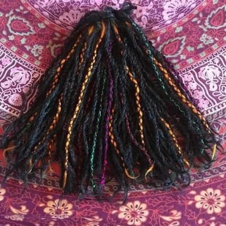 78 splinternieuwe versierde synthetische SE dreads nu 99,99€, Ophalen of Verzenden, Nieuw, Pruik of Haarverlenging