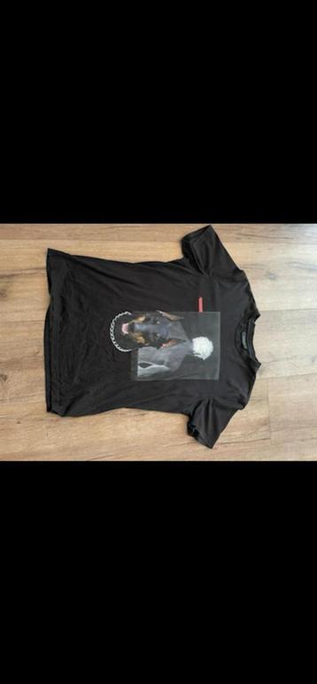 Orginele Givenchy T-shirt 650,- nu 100,- beschikbaar voor biedingen