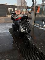 vespa sprint black on black, Fietsen en Brommers, Scooters | Vespa, Overige modellen, Ophalen of Verzenden, Zo goed als nieuw