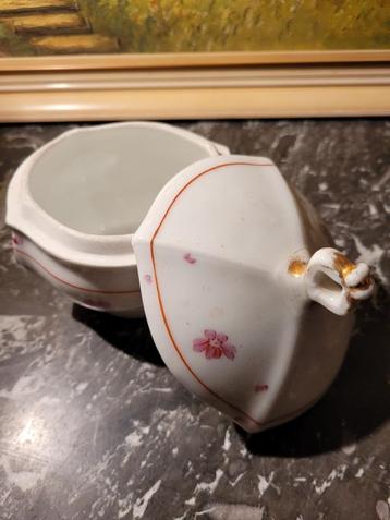 Suiker-/ bonbon-/ snuisterijenpotje.   beschikbaar voor biedingen