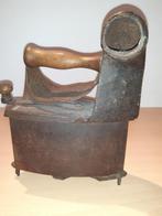 Antieke strijkbout met schoorsteen, Antiek en Kunst, Ophalen of Verzenden
