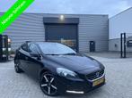 Volvo V40 2.0 D4 NAVI/CLIMA R-DESIGN 2014, Euro 5, Gebruikt, 4 cilinders, Zwart