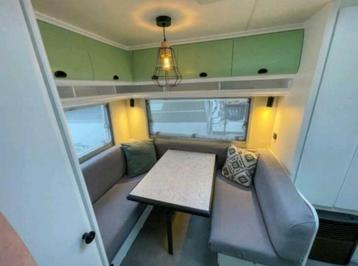 Hippe HOBBY EXCELLENT EASY 400 SF met mover en veel extra's! beschikbaar voor biedingen