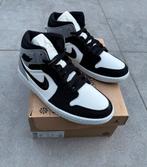 Jordan 1 Mid Grey Canvas Grijs maat 40,40,5 & 41, Kleding | Dames, Schoenen, Ophalen of Verzenden, Zo goed als nieuw, Grijs, Sneakers of Gympen