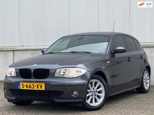 BMW 1-serie 116i Executive APK I AIRCO I TREKHAAK I LMV I NE, Auto's, BMW, Bedrijf, Te koop, 1-Serie, ABS, Airbags, Airconditioning