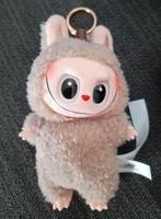 Labubu knuffel twee stuks met doos, Ophalen of Verzenden, Zo goed als nieuw, Knuffel of Figuurtje