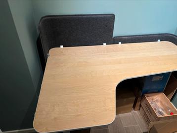 IKEA Bekant Zit-Sta Bureau met 2x Akoestisch Scherm - afbeelding 2