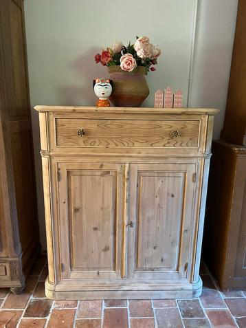 Grenen Meidenkast Brocante Stijl beschikbaar voor biedingen