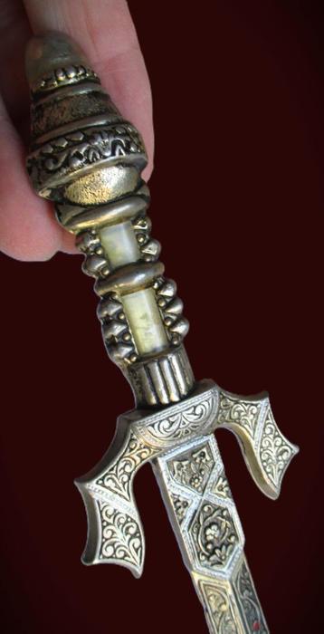 Zwaard vorm brievenopener~Briefopener~22 cm~Goud zilver kleu beschikbaar voor biedingen