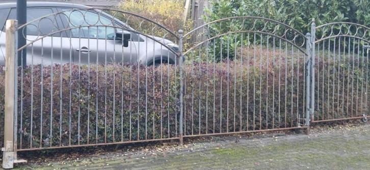 Prachtig antiek smeedijzeren hekwerk incl. poort (brocante), Tuin en Terras, Tuinhekken en Hekwerk, Gebruikt, Tuinhek, IJzer, Met poort