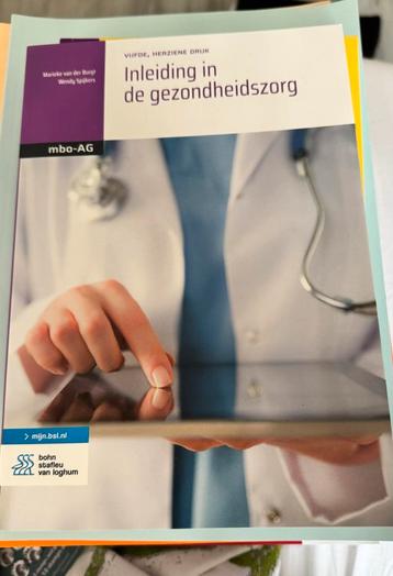 MBO Studieboeken Mondzorg - 3 Boeken beschikbaar voor biedingen