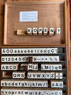 Zware Houten kist met houten stempels., Hobby en Vrije tijd, Stempelen, Houten stempel, Gebruikt, Ophalen of Verzenden