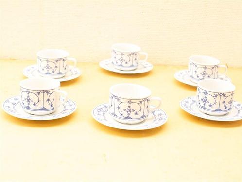 12 delig Blau Saks Jager eisenbeg porseleinen kop en schotel, Huis en Inrichting, Keuken | Servies, Gebruikt, Kop(pen) en/of Schotel(s)