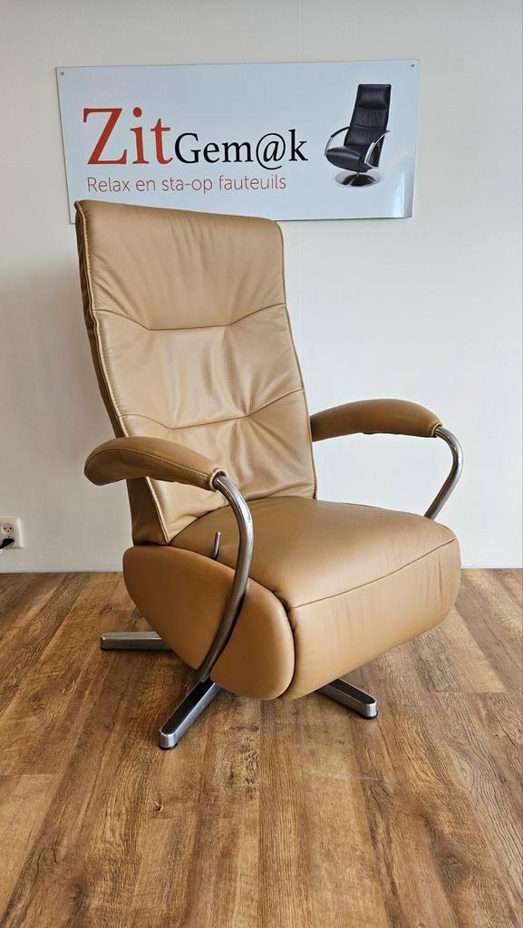 Relaxfauteuil - showroom model bij Zitgemak in joure, Huis en Inrichting, Fauteuils, Gebruikt, Leer, Metaal, 75 tot 100 cm, 75 tot 100 cm