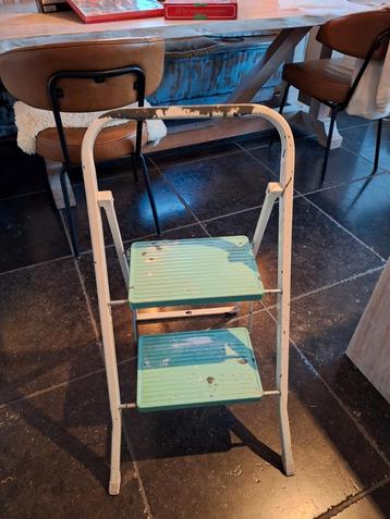 Keukentrapje - 2 Treden beschikbaar voor biedingen