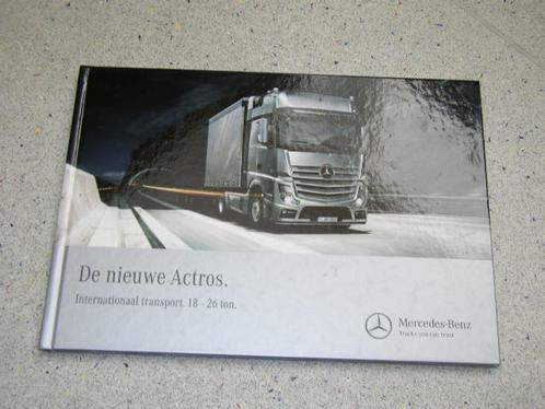 Diverse Nederlandse Mercedes Truck folders - brochures TEAB, Boeken, Auto's | Folders en Tijdschriften, Zo goed als nieuw, Mercedes
