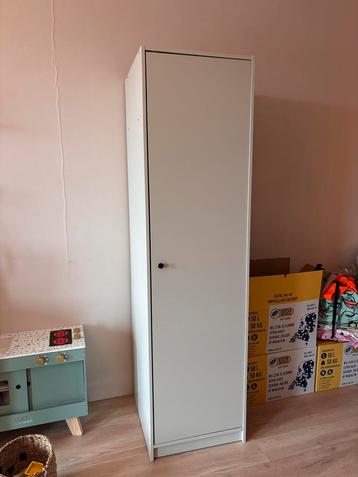 Ikea kleding kast beschikbaar voor biedingen