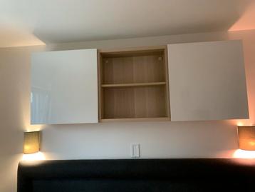 IKEA BESTÅ Kast Eikenhout/Hoogglans Wit - Zo goed als nieuw! - afbeelding 1