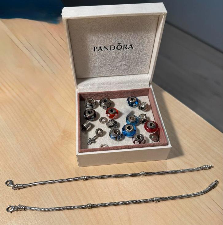 Pandora armbanden van zilver met bedels en stoppers, Sieraden, Tassen en Uiterlijk, Bedels, Zo goed als nieuw, Pandora, Zilver