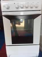 Indesit gasfornuis met heteluchtoven 50cm breed, €100,-, Witgoed en Apparatuur, Fornuizen, Ophalen, Gebruikt, Hete lucht, 4 kookzones
