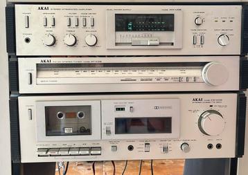Akai AM-U02  set versterker radio cassettedeck CS-M02 beschikbaar voor biedingen
