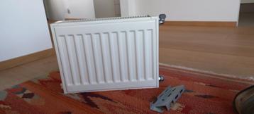 kleine radiator beschikbaar voor biedingen