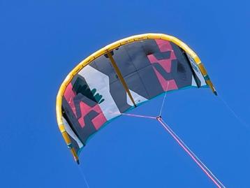 DUOTONE KITES, Bars, BOARDS, Foils  / SHINN Boards n Foils beschikbaar voor biedingen