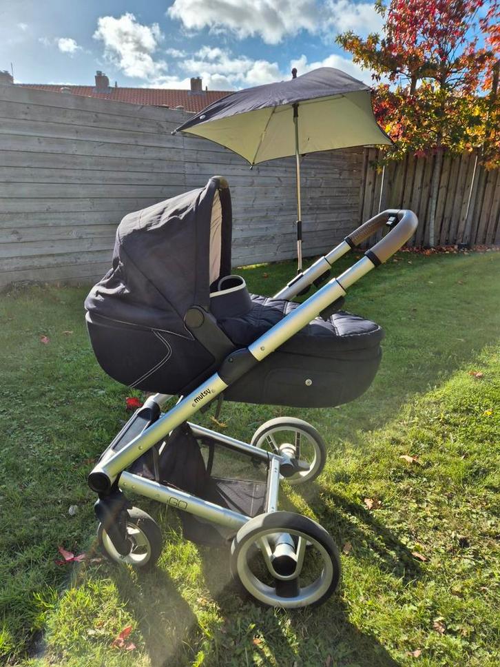 Mutsy Igo Kinderwagen - Donkerblauw, Kinderen en Baby's, Kinderwagens en Combinaties, Gebruikt, Kinderwagen, Mutsy, Met reiswieg